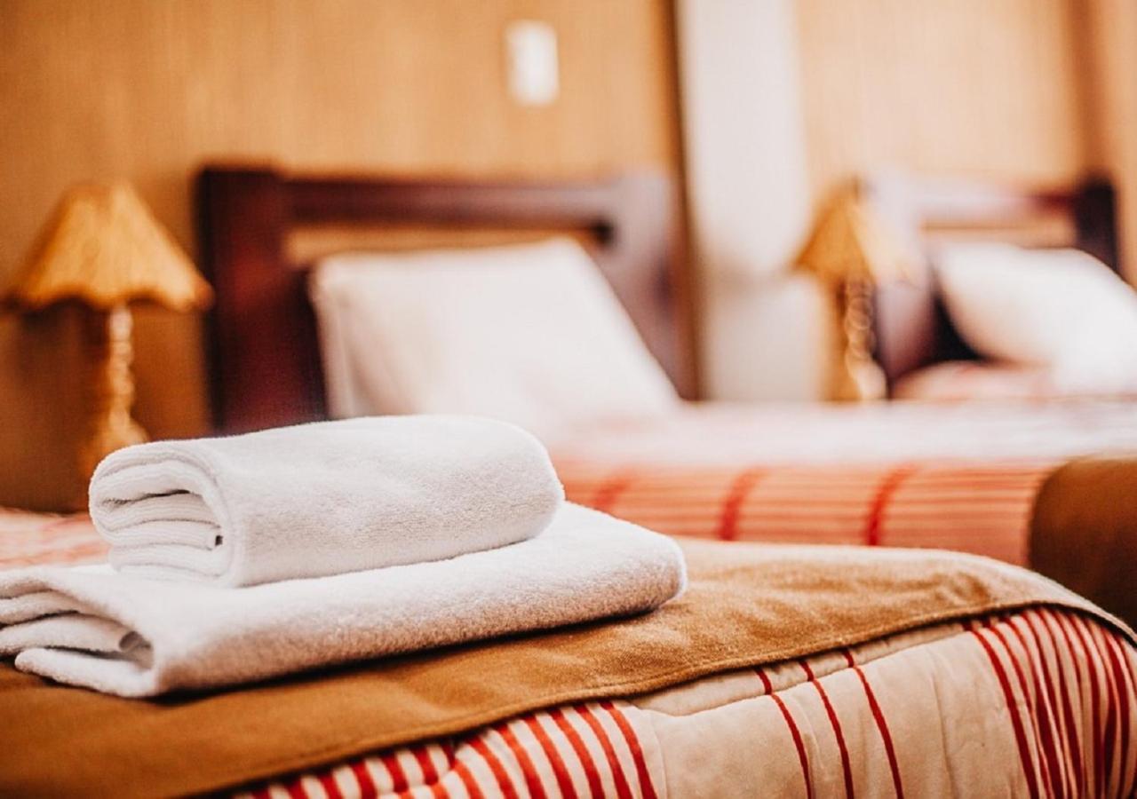 Las Tholas Hotel Уюни Екстериор снимка